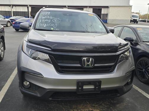Silver Metallic 2022 Honda Pilot Special Edition