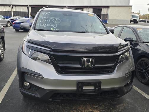 Silver Metallic 2022 Honda Pilot Special Edition