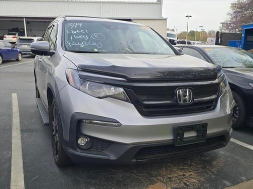 Silver Metallic 2022 Honda Pilot Special Edition
