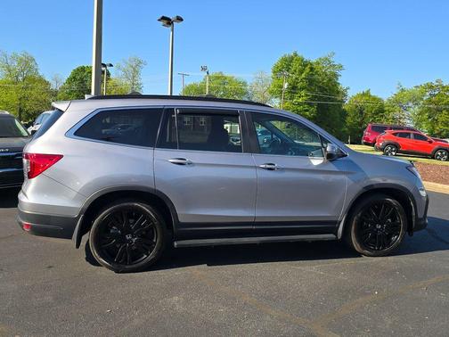 Lunar Silver Metallic 2022 Honda Pilot Special Edition