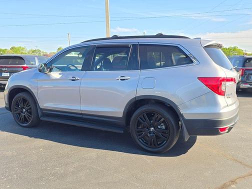Lunar Silver Metallic 2022 Honda Pilot Special Edition