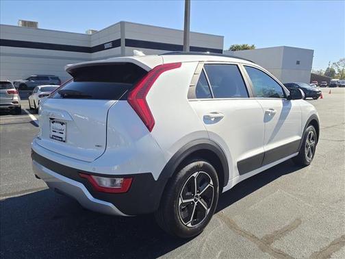 Snow White 2026 Kia Niro EX