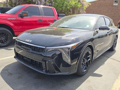 Aurora Black 2026 Kia K4 GT-LINE