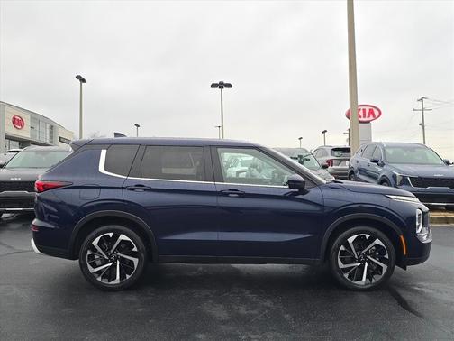 2024 Mitsubishi Outlander SE