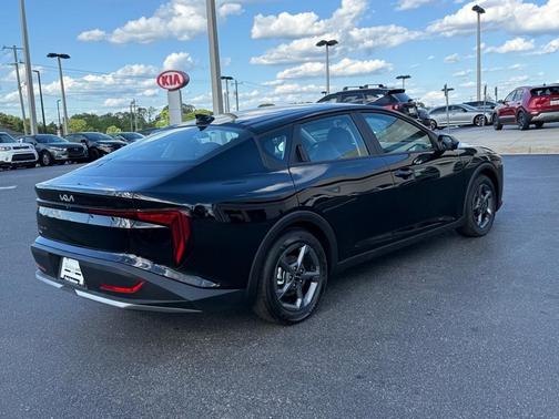 2025 Kia K4 LX