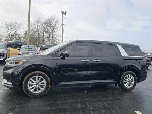 2023 Kia Carnival LX