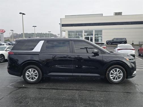 2023 Kia Carnival LX