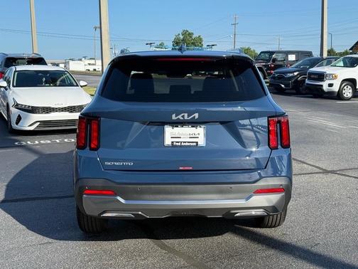 2025 Kia Sorento S