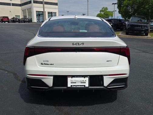 Snow White Pearl 2026 Kia K5 GT-Line