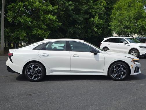 Snow White Pearl 2026 Kia K5 GT-Line