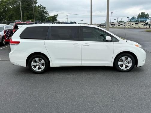 2011 Toyota Sienna Base