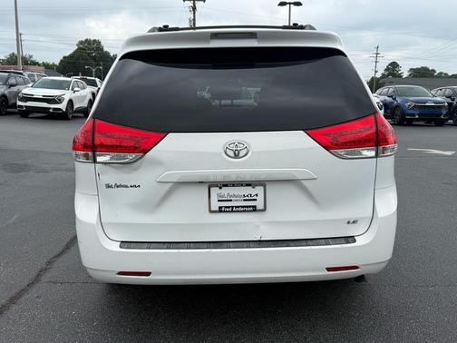 2011 Toyota Sienna Base