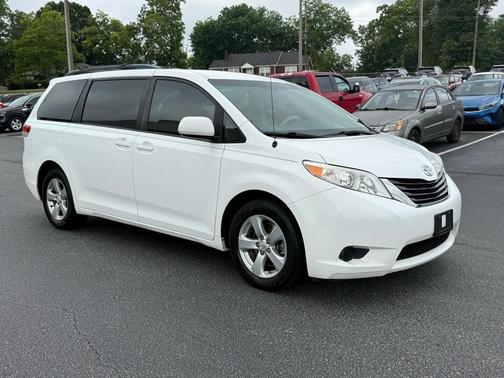 2011 Toyota Sienna Base