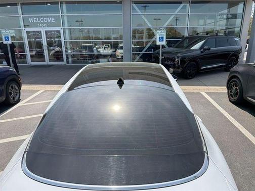 Glacial White Pearl 2024 Kia K5 GT