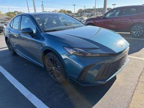 Ocean 2025 Toyota Camry SE