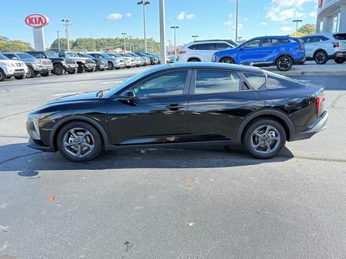 2025 Kia K4 LX