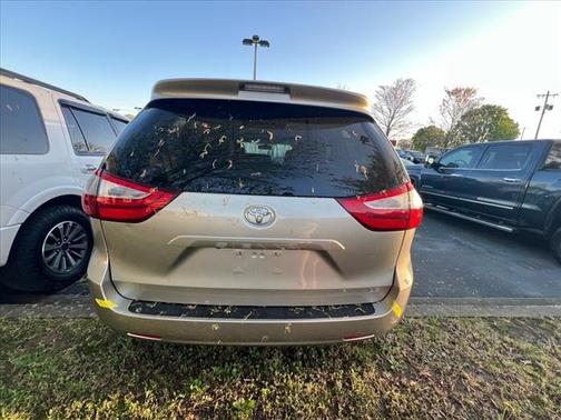 2017 Toyota Sienna L