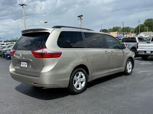 2017 Toyota Sienna L