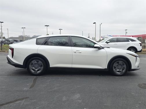 2025 Kia K4 LX