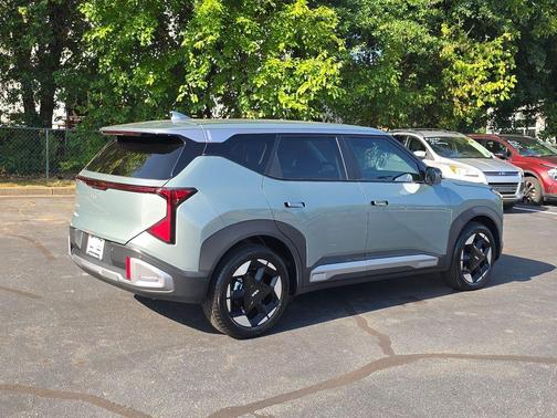 Iceberg Green 2027 Kia Seltos S