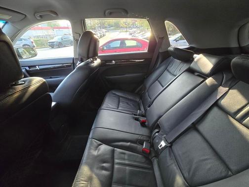 Titanium Silver 2013 Kia Sorento EX
