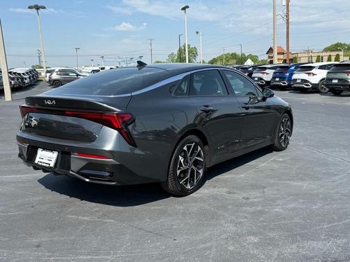 2025 Kia K5 EX
