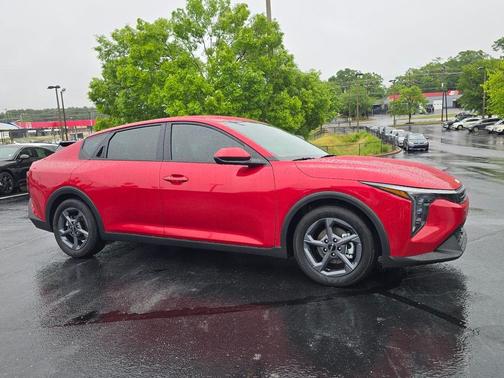 Currant Red 2026 Kia K4 LXS