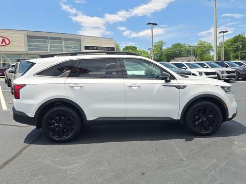 Glacial White Pearl 2023 Kia Sorento X-Line S
