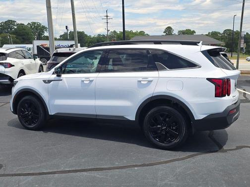 Glacial White Pearl 2023 Kia Sorento X-Line S