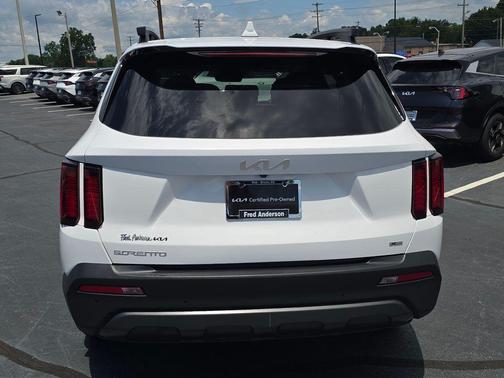 Glacial White Pearl 2023 Kia Sorento X-Line S