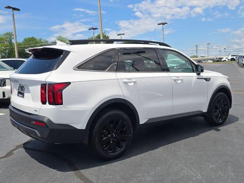 Glacial White Pearl 2023 Kia Sorento X-Line S