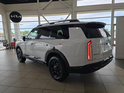 Glacial White Pearl 2027 Kia Telluride SX-Prestige