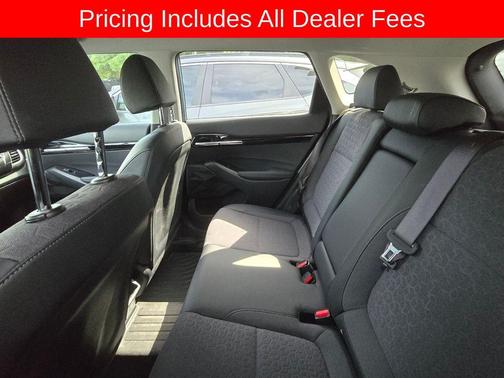Blue / Black 2024 Kia Seltos S