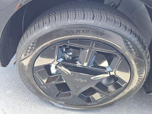 Snow 2027 Kia Seltos X-Line
