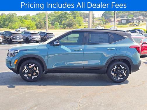 Blue / Black 2026 Kia Seltos S
