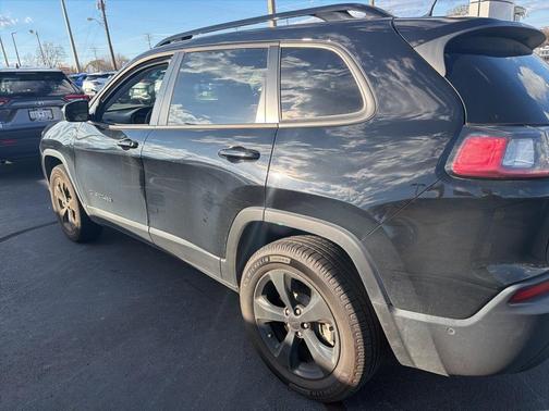 2023 Jeep Cherokee Altitude Lux