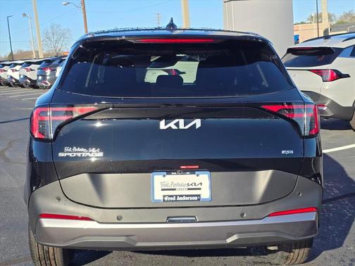 Ebony Black 2026 Kia Sportage LX