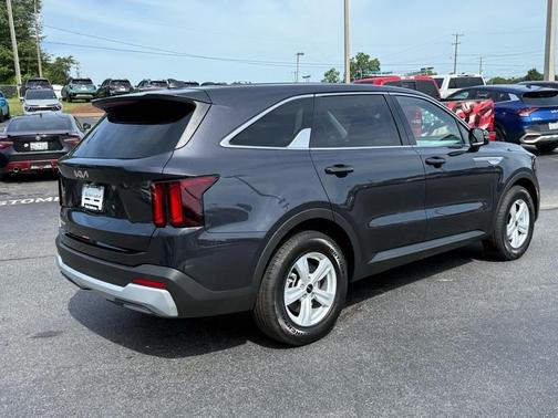 2025 Kia Sorento LX