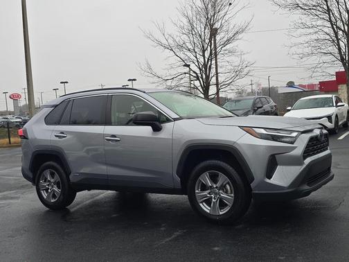 2023 Toyota RAV4 Hybrid LE