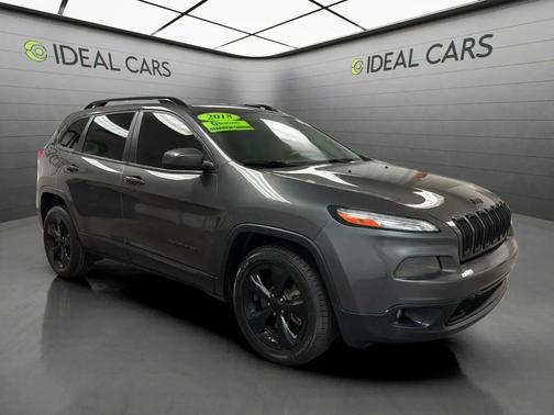 Granite Crystal Metallic Clearcoat 2018 Jeep Cherokee Latitude