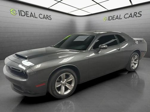 Granite Pearlcoat 2019 Dodge Challenger SXT