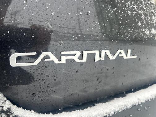 2025 Kia Carnival Hybrid EX