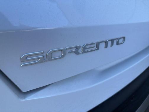 Glacial White Pearl 2025 Kia Sorento S