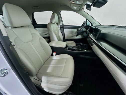 Glacial White Pearl 2025 Kia Sorento S