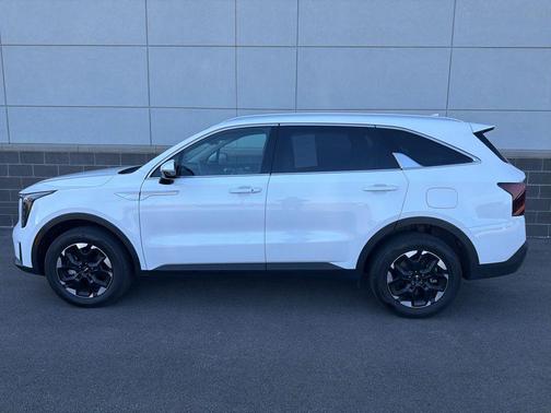 Glacial White Pearl 2025 Kia Sorento S