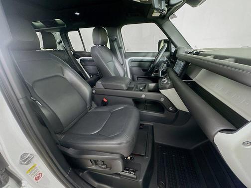 Fuji White 2024 Land Rover Defender 110 P300