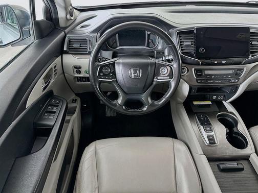 Lunar Silver Metallic 2022 Honda Pilot AWD Special Edition
