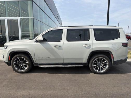 Luxury White Pearlcoat 2022 Jeep Wagoneer Series II 4x4