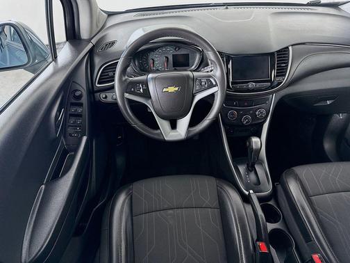 Shadow Gray Metallic 2021 Chevrolet Trax LT
