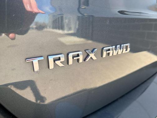 Shadow Gray Metallic 2021 Chevrolet Trax LT